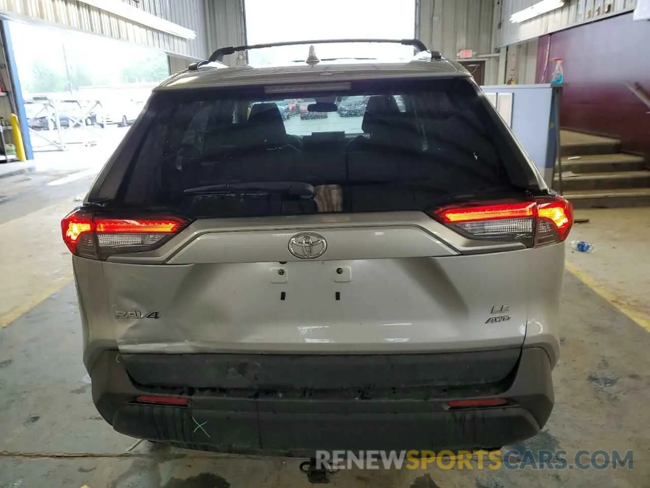6 Photograph of a damaged car 2T3G1RFVXKW074236 TOYOTA RAV4 2019