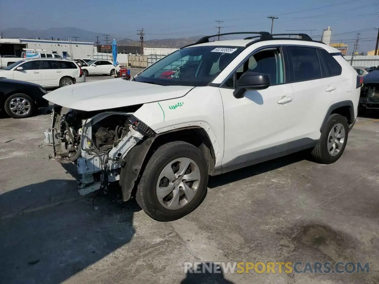 1 Photograph of a damaged car 2T3H1RFV0KW009318 TOYOTA RAV4 2019