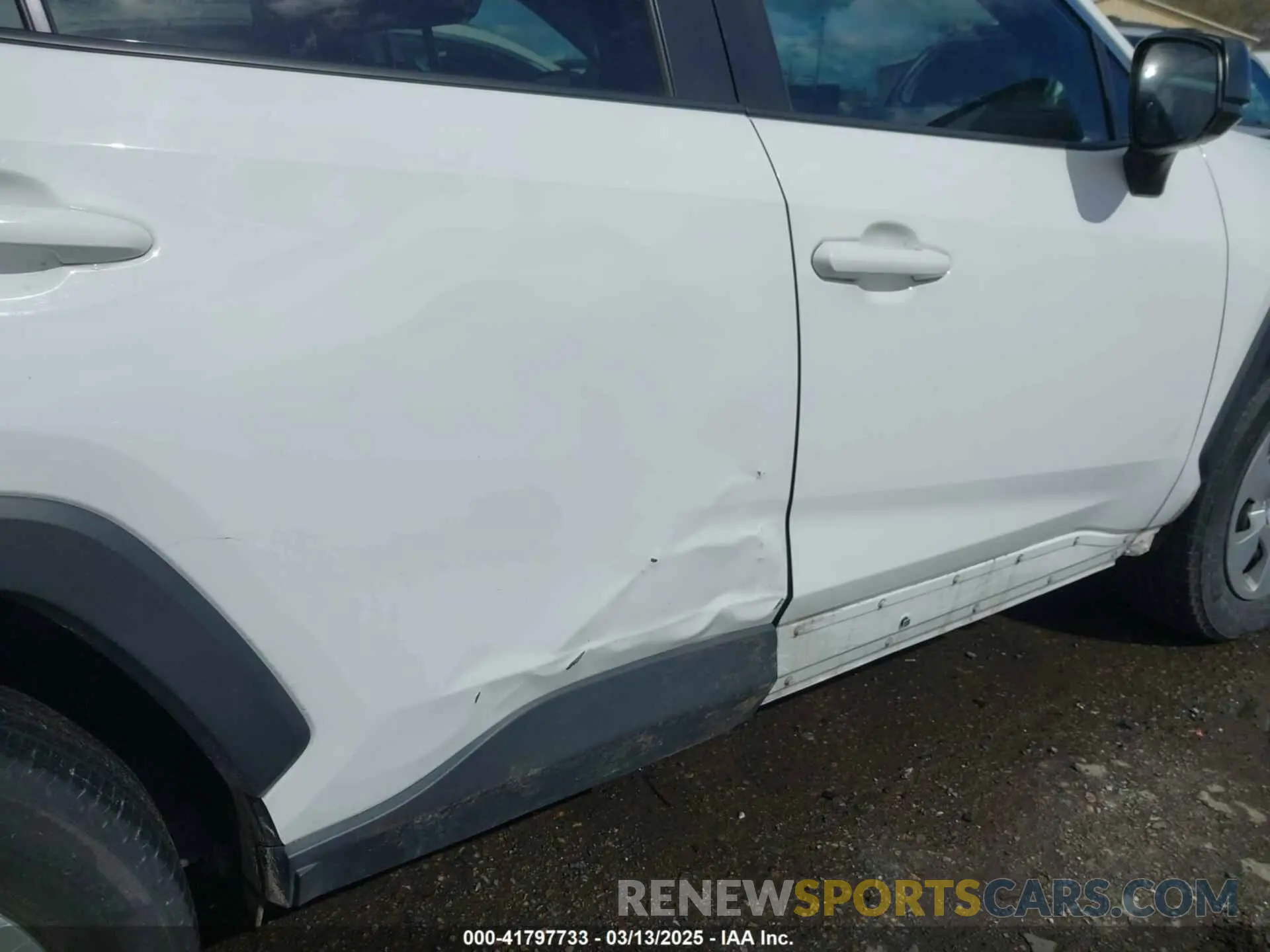 19 Фотография поврежденного автомобиля 2T3H1RFV0KW018309 TOYOTA RAV4 2019
