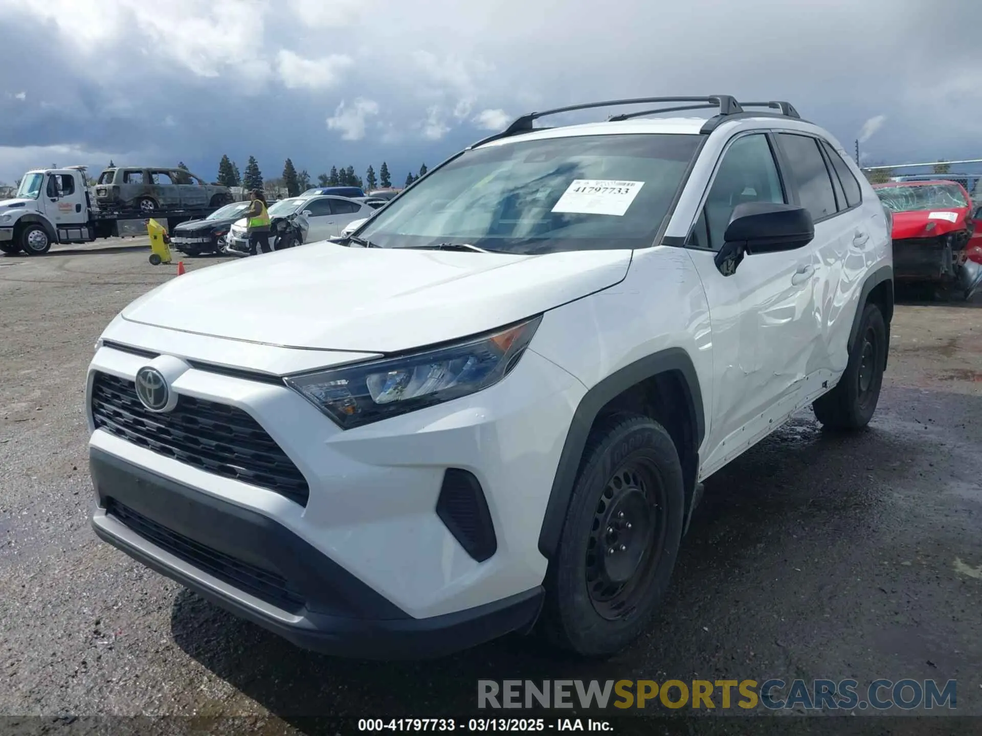 2 Фотография поврежденного автомобиля 2T3H1RFV0KW018309 TOYOTA RAV4 2019