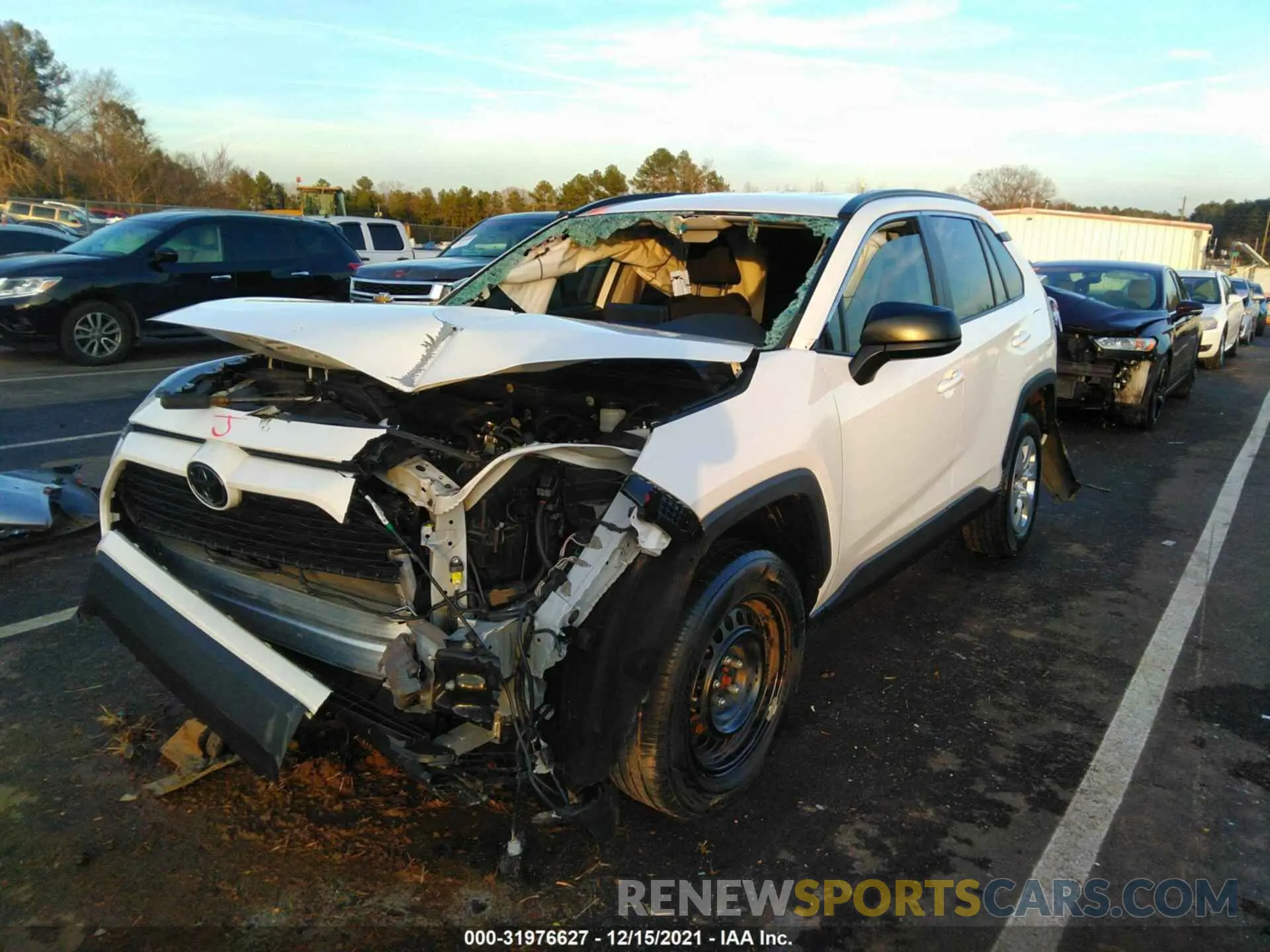 2 Photograph of a damaged car 2T3H1RFV0KW019315 TOYOTA RAV4 2019
