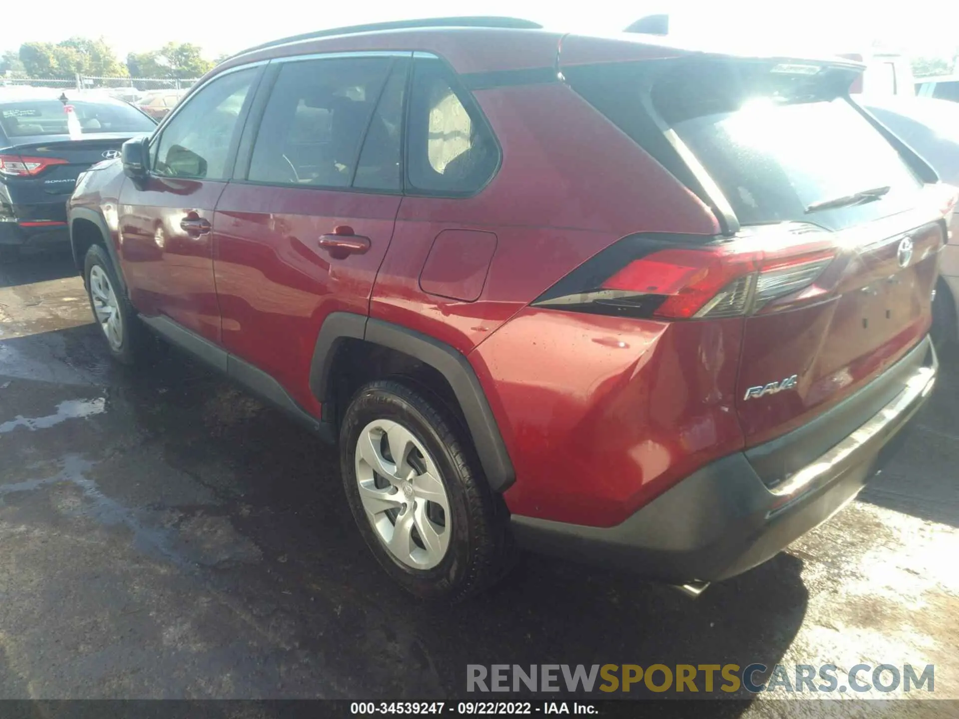 3 Фотография поврежденного автомобиля 2T3H1RFV0KW038169 TOYOTA RAV4 2019