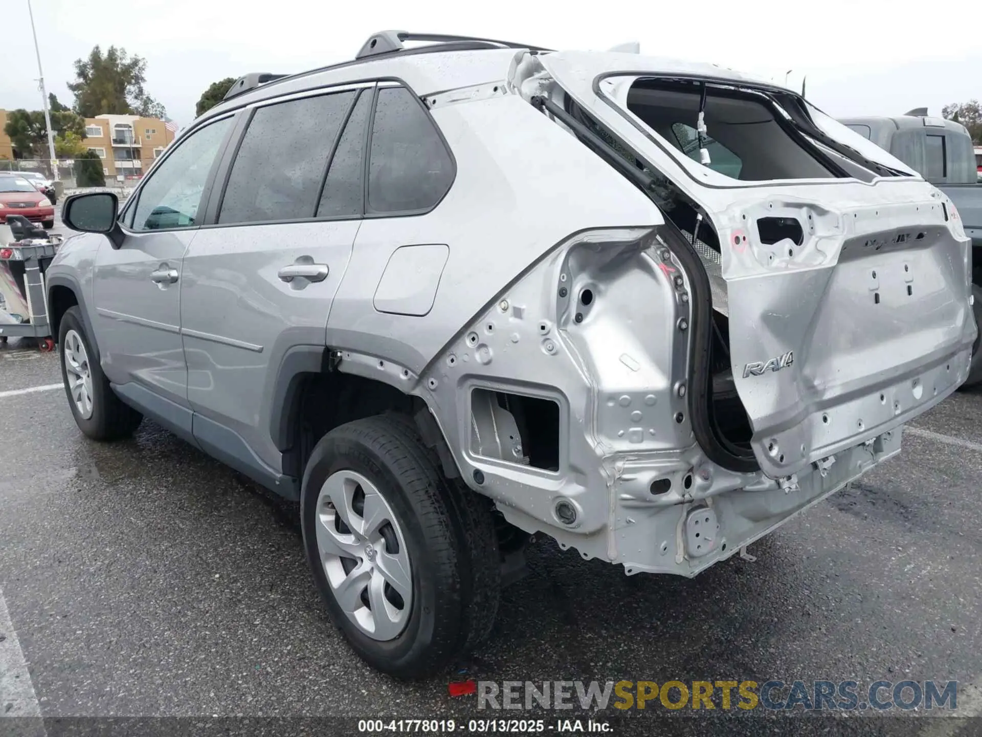 3 Фотография поврежденного автомобиля 2T3H1RFV1KC018336 TOYOTA RAV4 2019