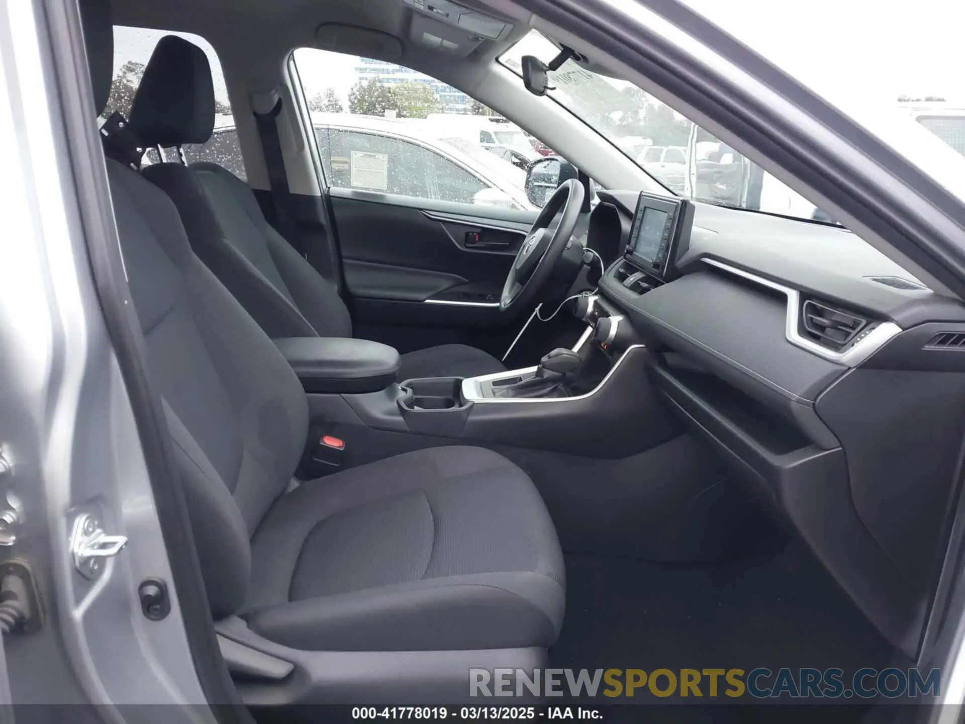 5 Фотография поврежденного автомобиля 2T3H1RFV1KC018336 TOYOTA RAV4 2019