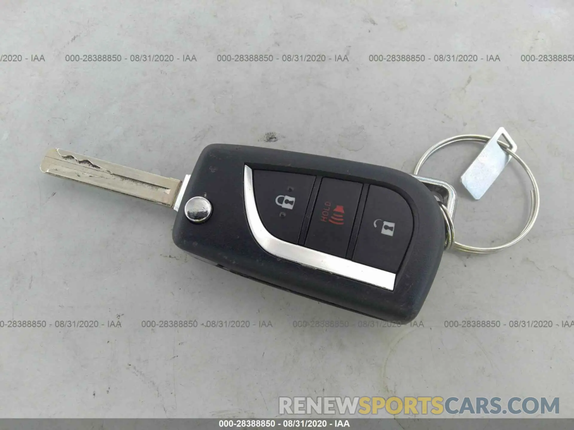 11 Photograph of a damaged car 2T3H1RFV1KW042070 TOYOTA RAV4 2019