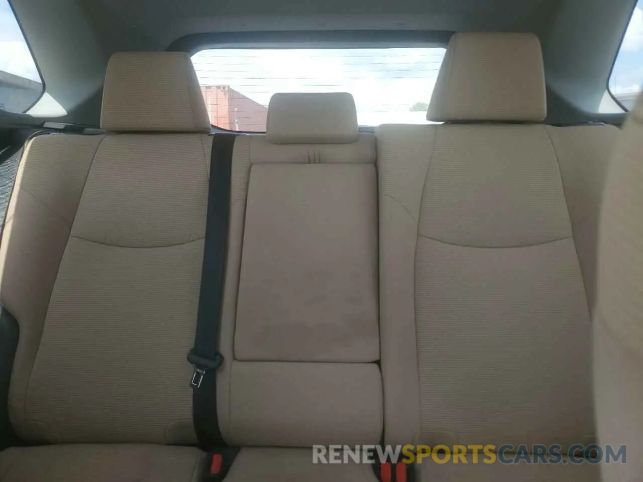 10 Photograph of a damaged car 2T3H1RFV2KC013923 TOYOTA RAV4 2019