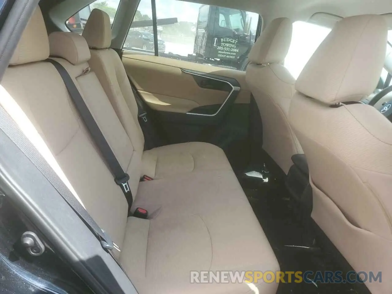 11 Photograph of a damaged car 2T3H1RFV2KC013923 TOYOTA RAV4 2019