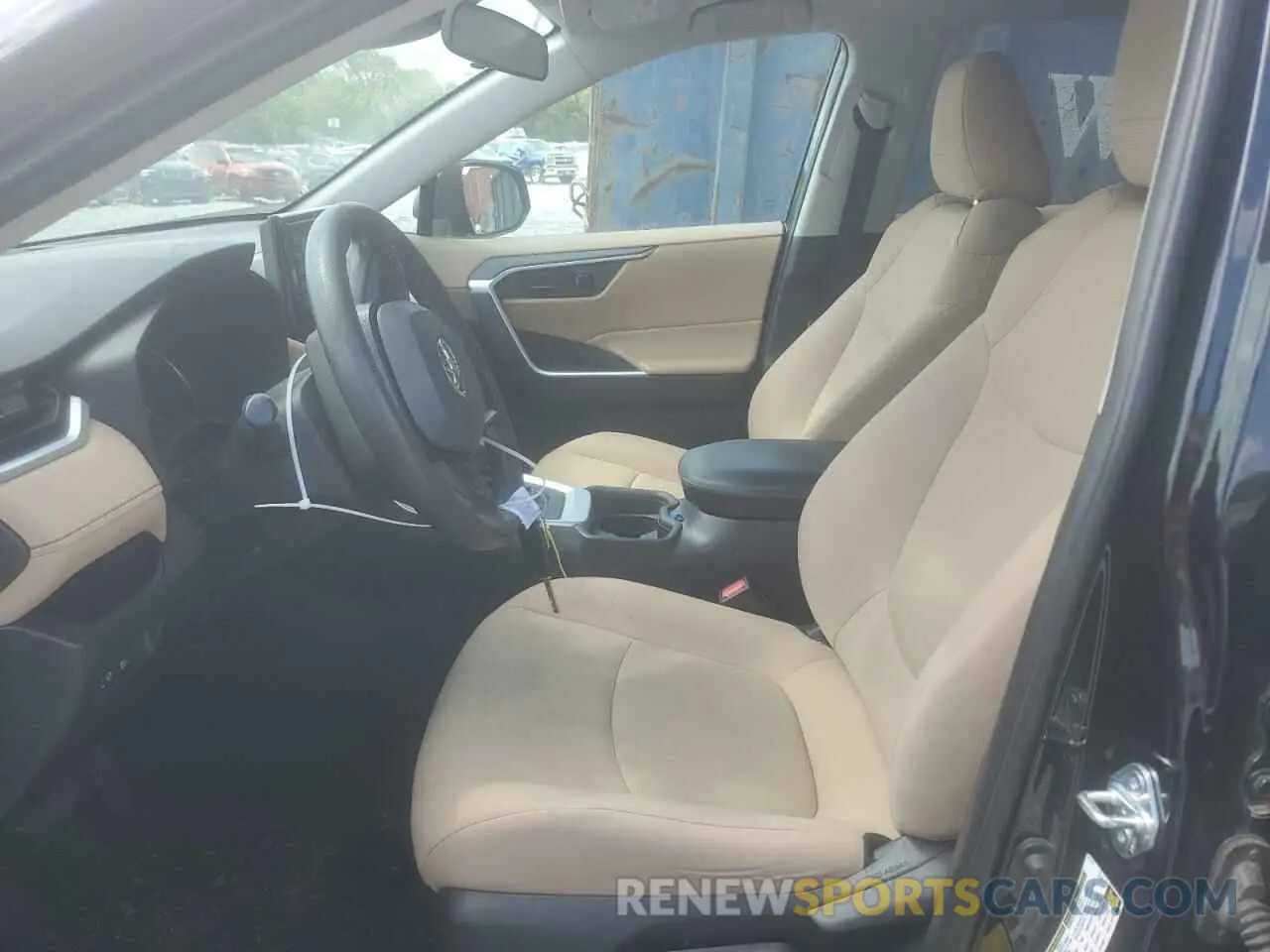 7 Photograph of a damaged car 2T3H1RFV2KC013923 TOYOTA RAV4 2019