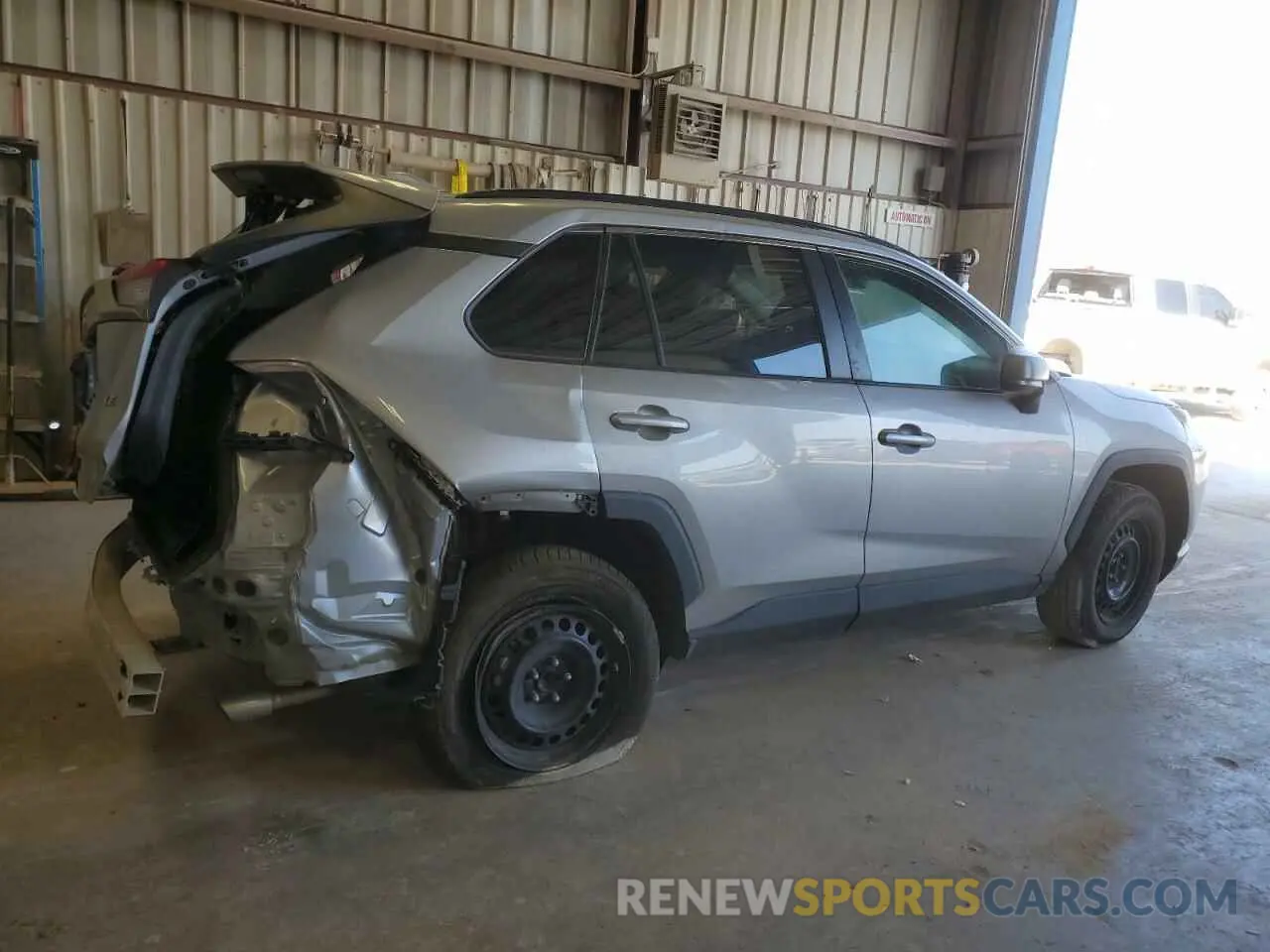 3 Фотография поврежденного автомобиля 2T3H1RFV3KC006561 TOYOTA RAV4 2019