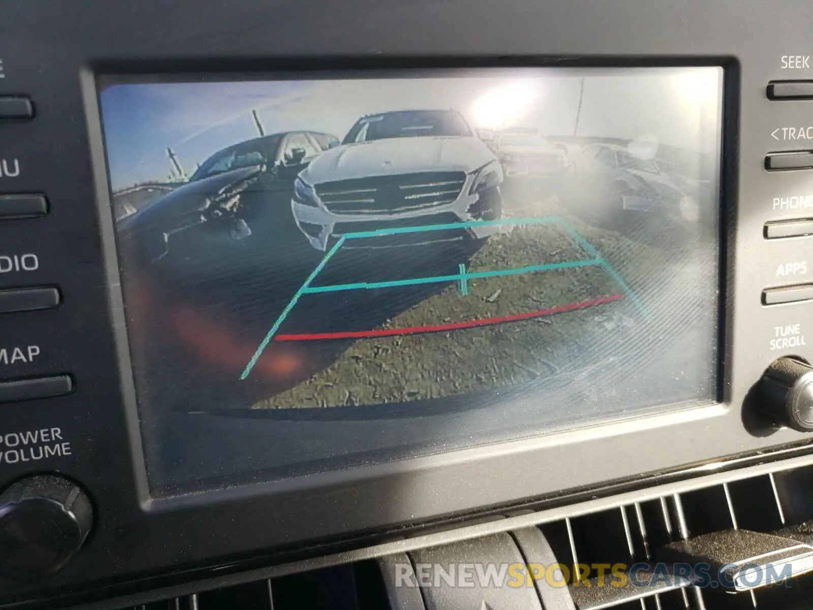 9 Photograph of a damaged car 2T3H1RFV3KW008194 TOYOTA RAV4 2019
