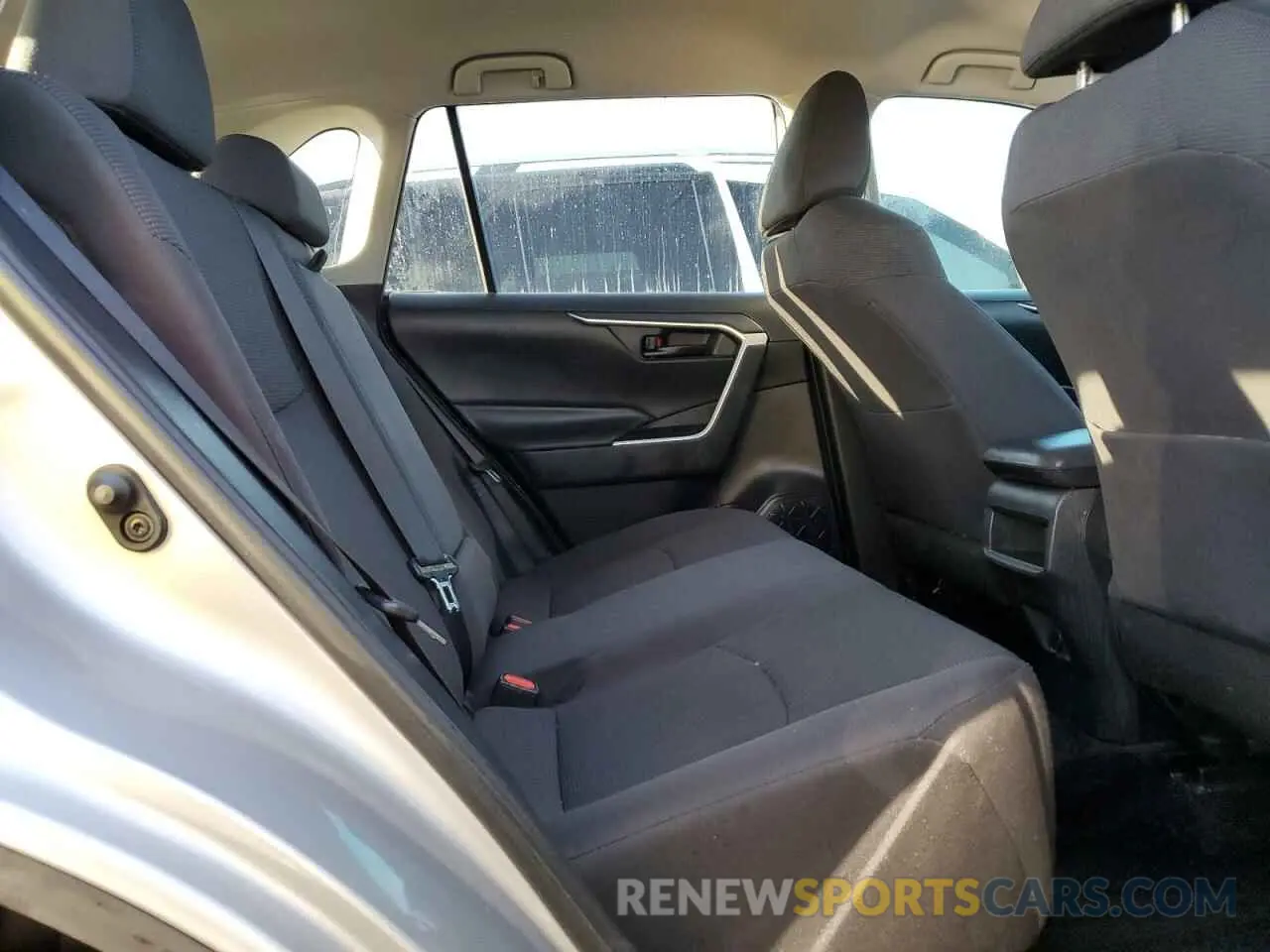 11 Фотография поврежденного автомобиля 2T3H1RFV3KW022046 TOYOTA RAV4 2019