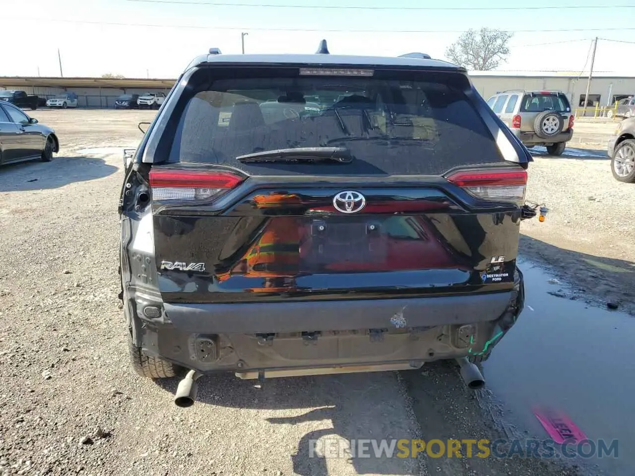 6 Photograph of a damaged car 2T3H1RFV3KW028655 TOYOTA RAV4 2019