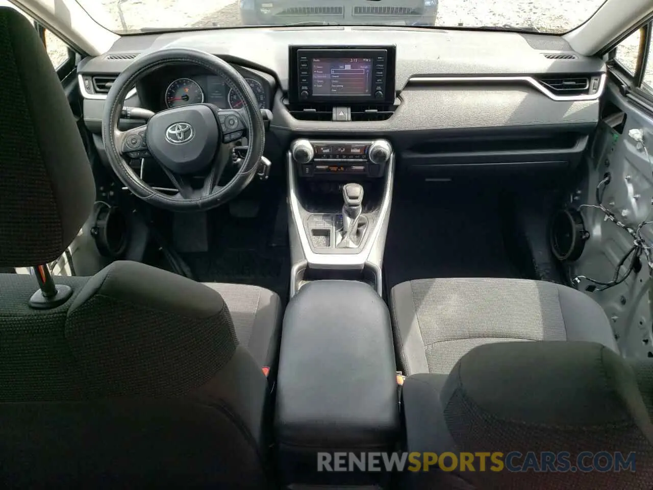 8 Photograph of a damaged car 2T3H1RFV3KW034794 TOYOTA RAV4 2019