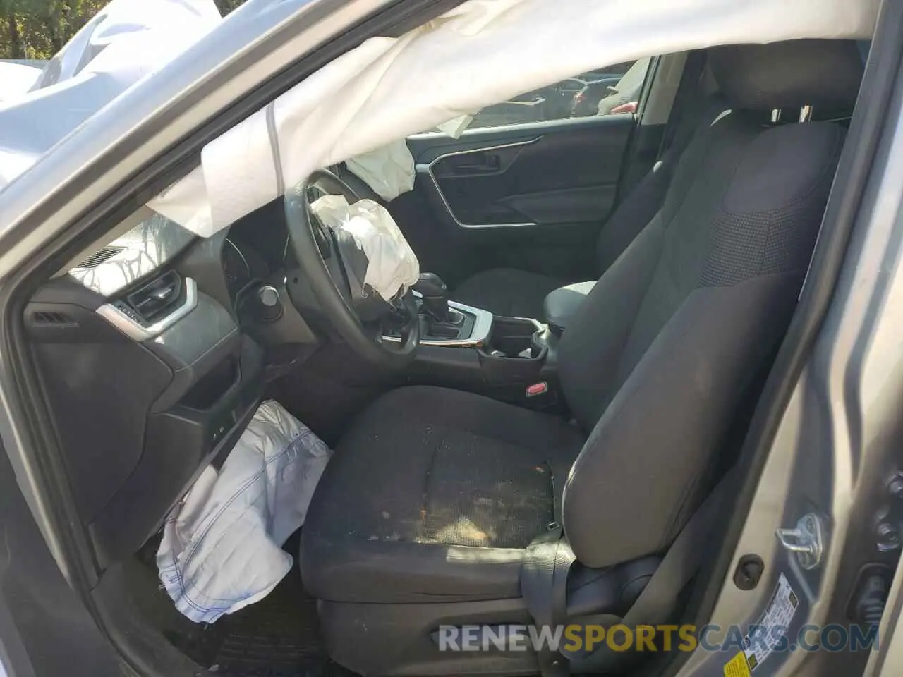 7 Photograph of a damaged car 2T3H1RFV3KW042264 TOYOTA RAV4 2019
