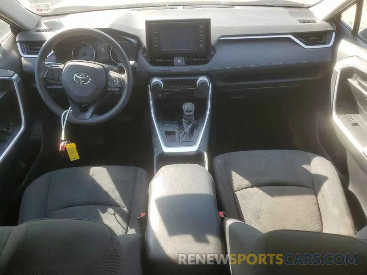 8 Photograph of a damaged car 2T3H1RFV4KC019710 TOYOTA RAV4 2019