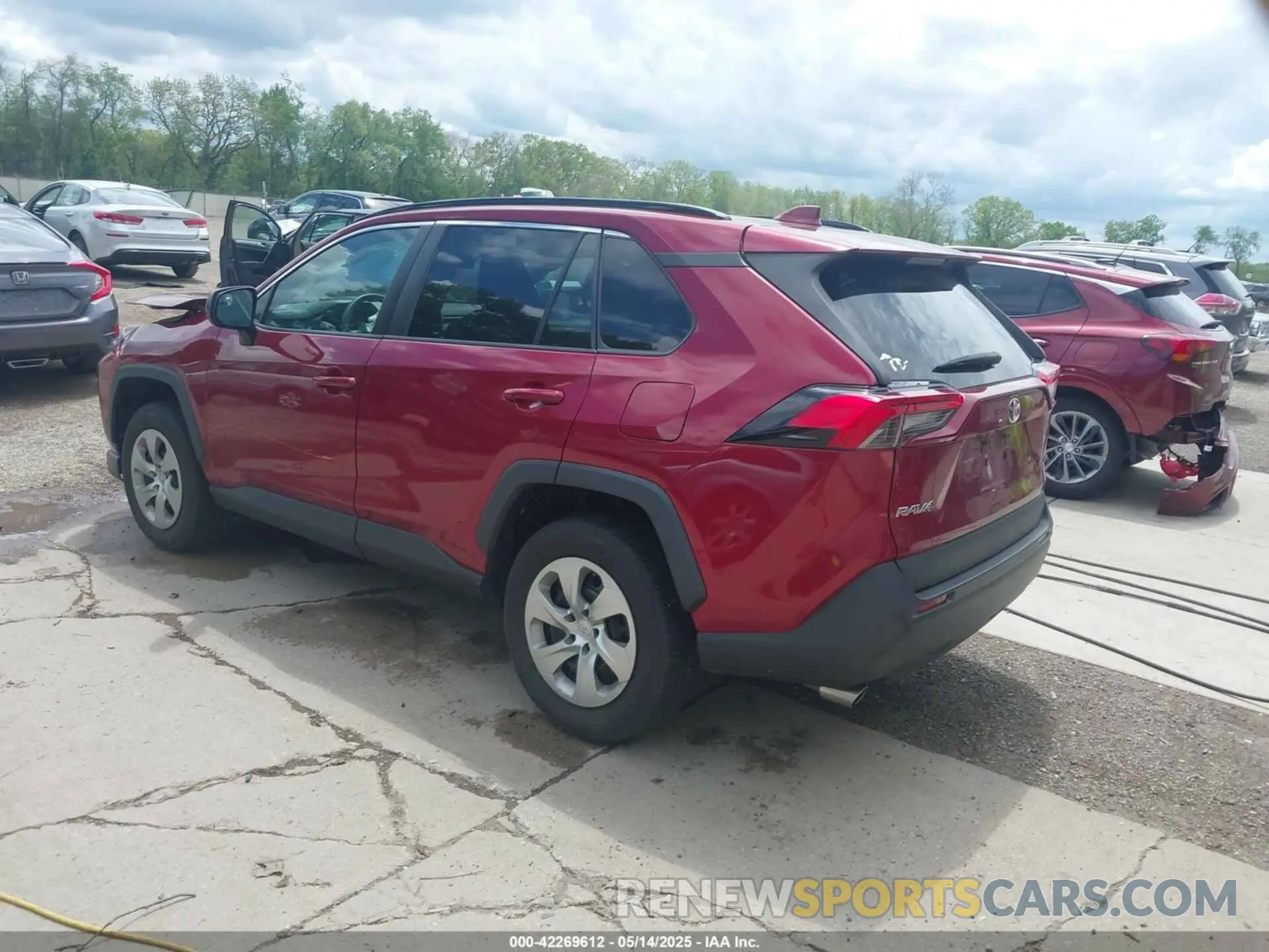 3 Фотография поврежденного автомобиля 2T3H1RFV4KW002890 TOYOTA RAV4 2019