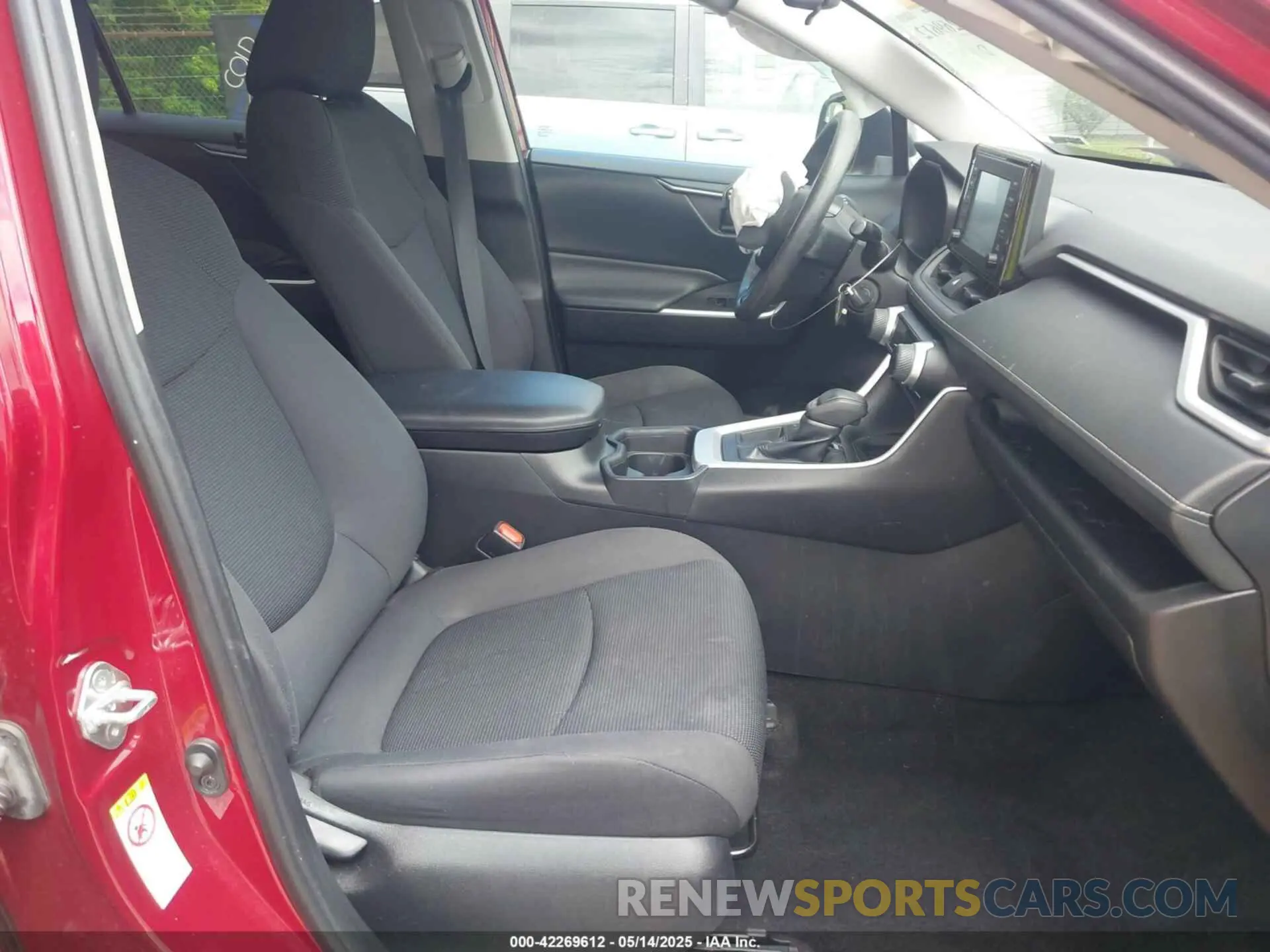 5 Фотография поврежденного автомобиля 2T3H1RFV4KW002890 TOYOTA RAV4 2019