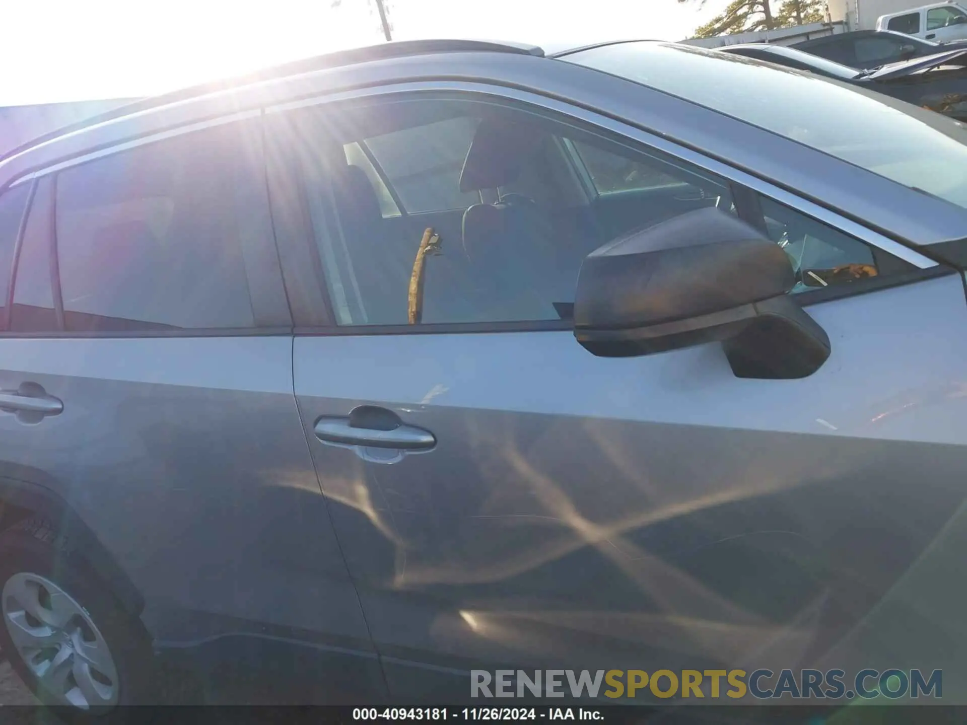 13 Photograph of a damaged car 2T3H1RFV4KW042659 TOYOTA RAV4 2019