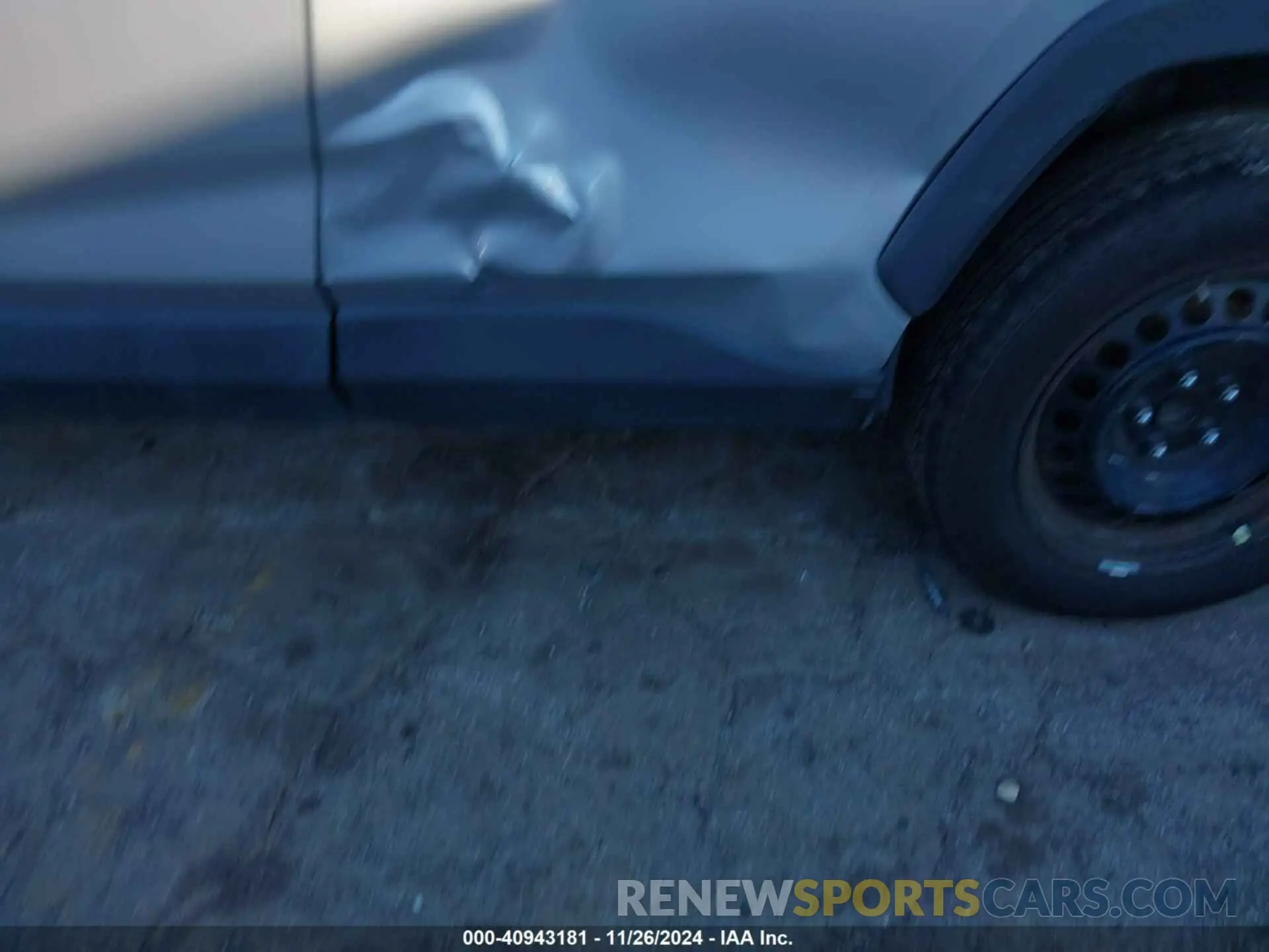 17 Photograph of a damaged car 2T3H1RFV4KW042659 TOYOTA RAV4 2019