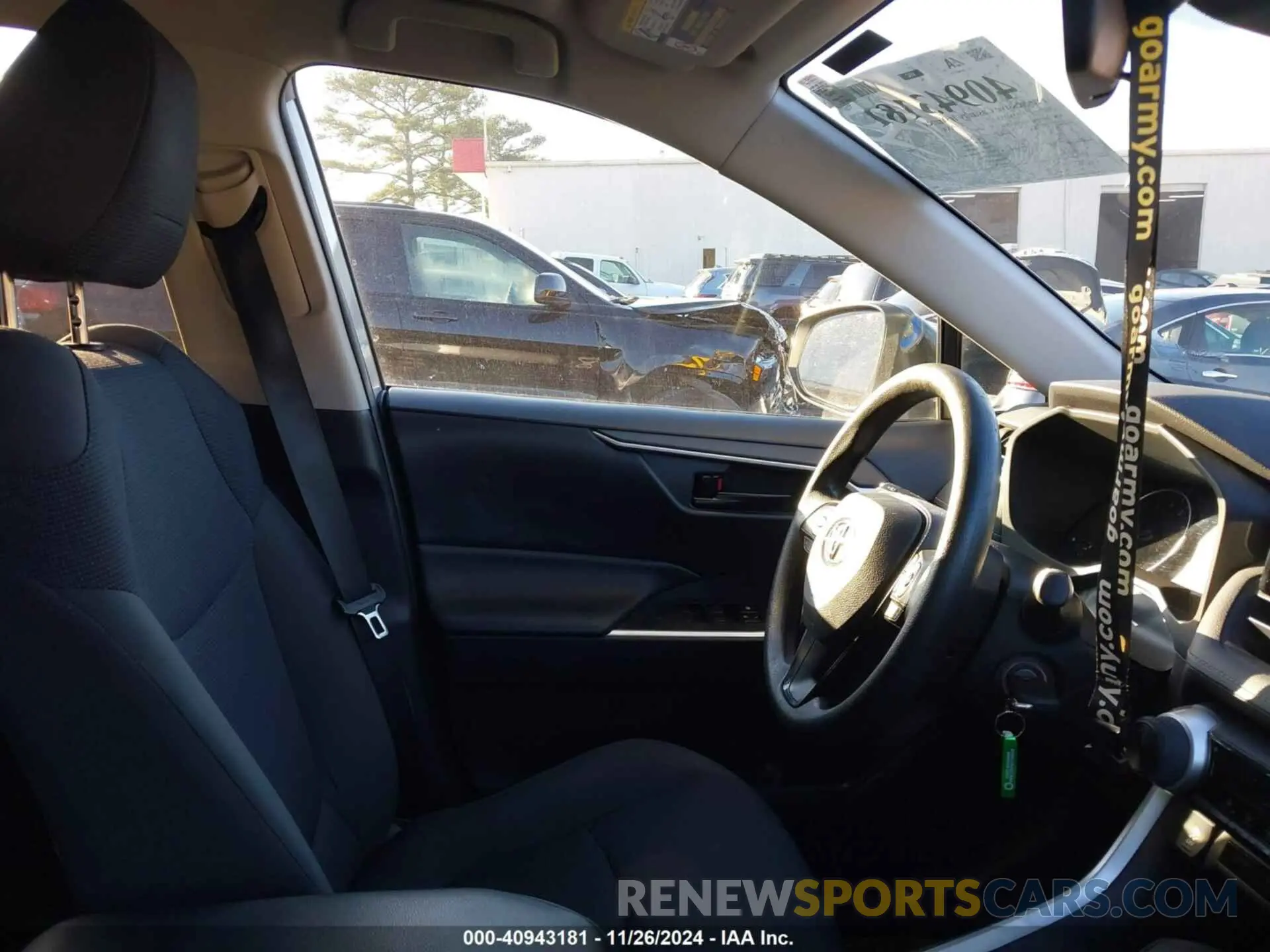 5 Photograph of a damaged car 2T3H1RFV4KW042659 TOYOTA RAV4 2019