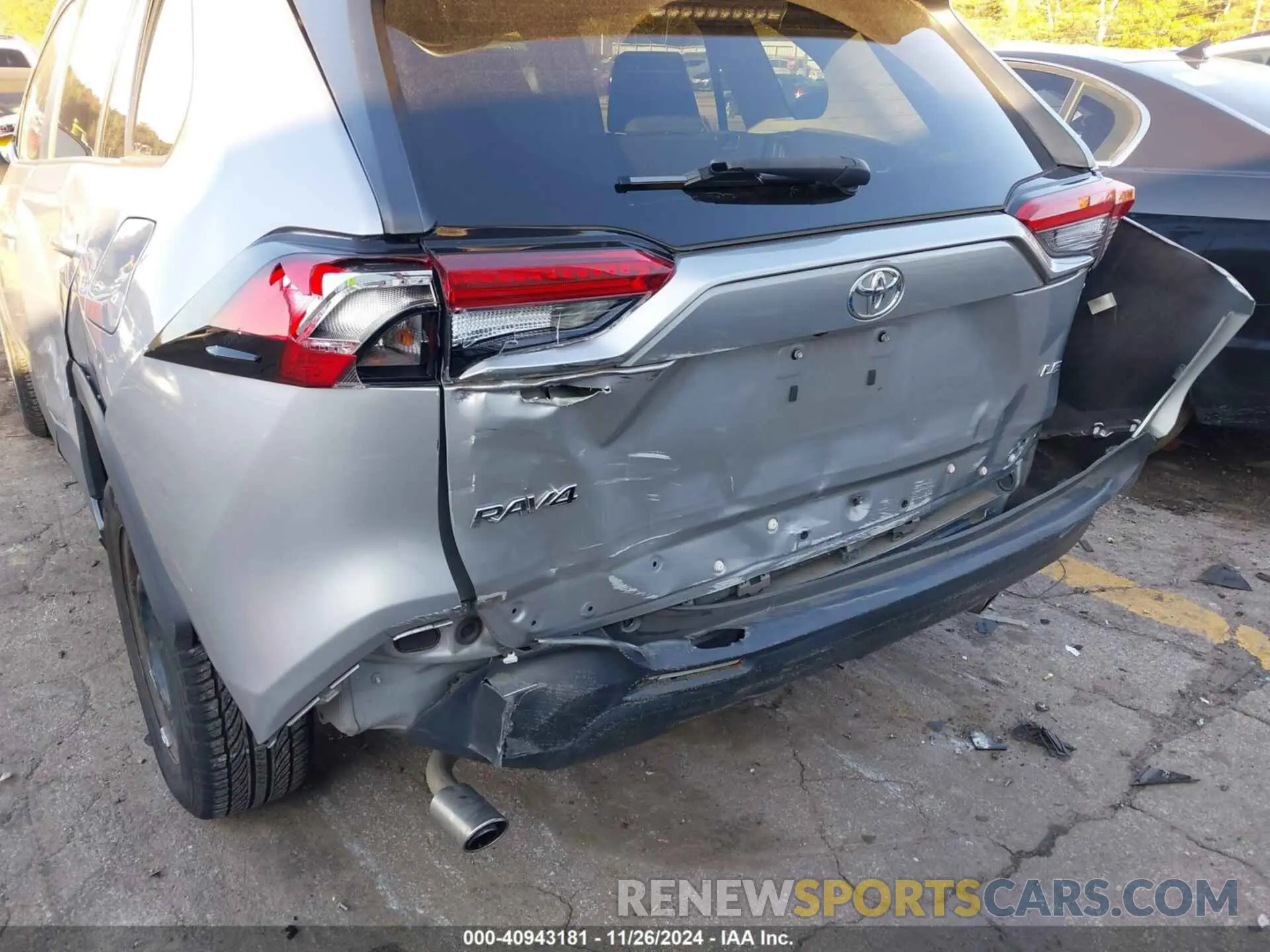 6 Photograph of a damaged car 2T3H1RFV4KW042659 TOYOTA RAV4 2019