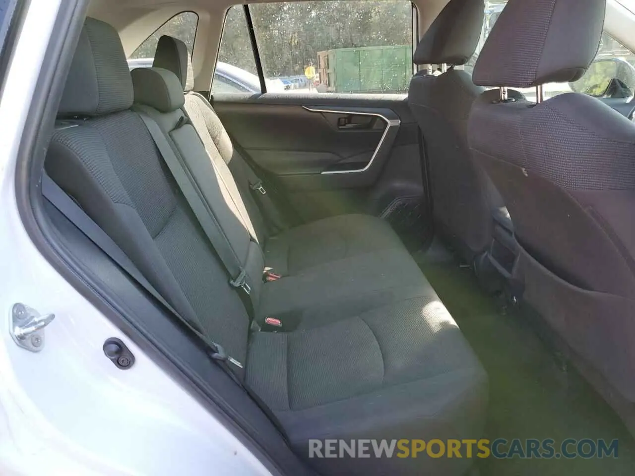 6 Фотография поврежденного автомобиля 2T3H1RFV4KW053158 TOYOTA RAV4 2019