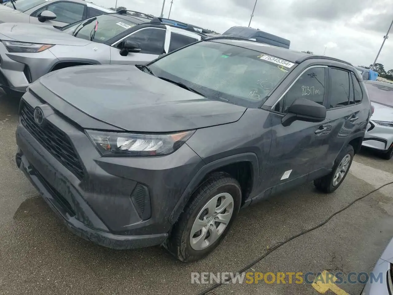 1 Photograph of a damaged car 2T3H1RFV5KW041343 TOYOTA RAV4 2019