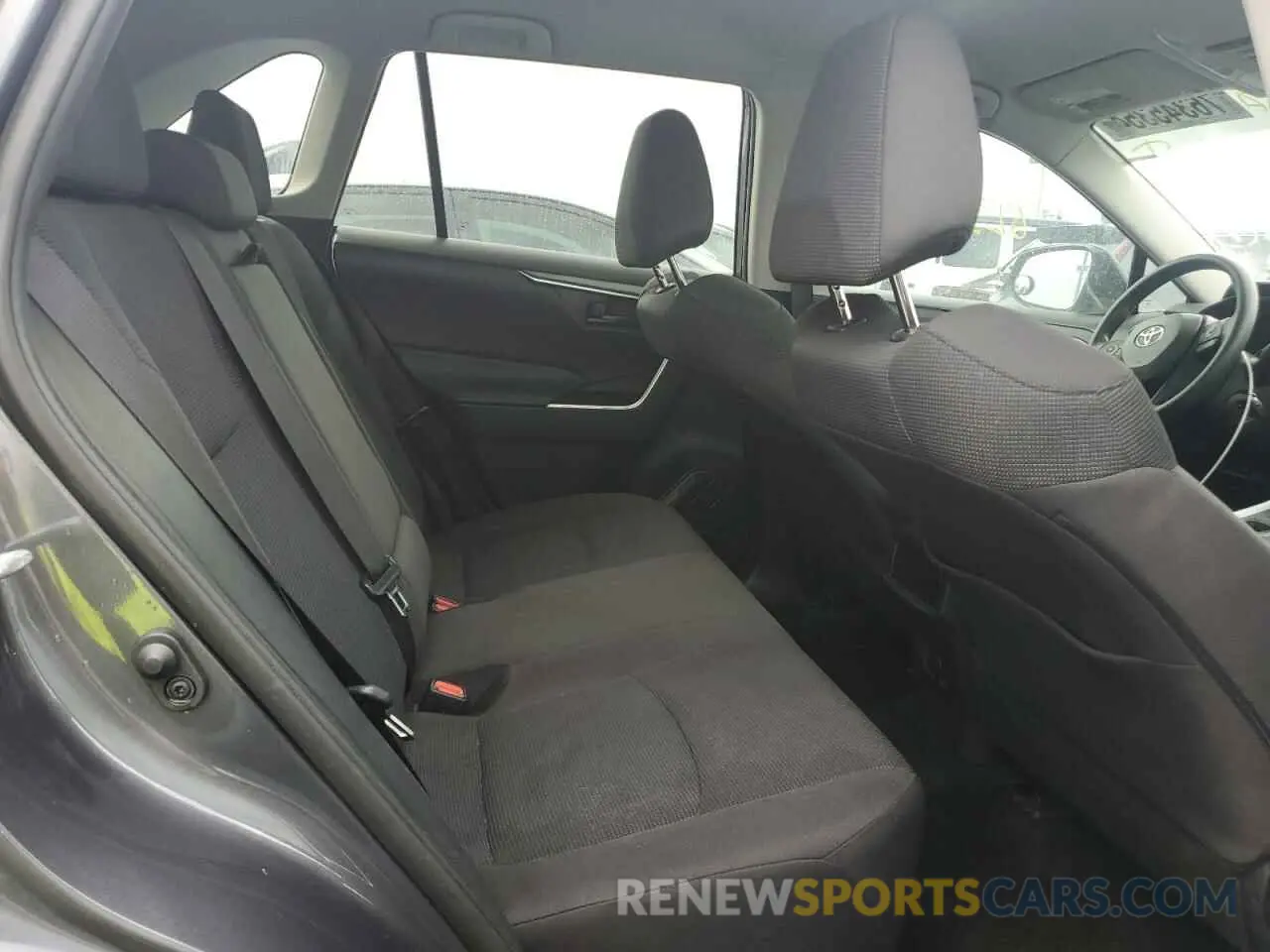 11 Photograph of a damaged car 2T3H1RFV5KW041343 TOYOTA RAV4 2019