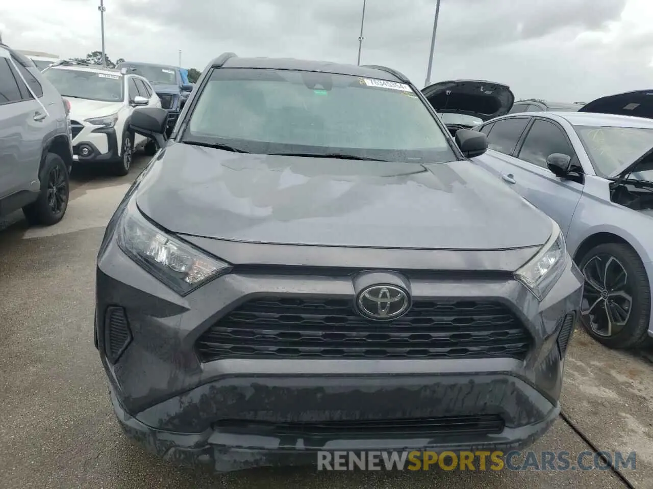 5 Photograph of a damaged car 2T3H1RFV5KW041343 TOYOTA RAV4 2019