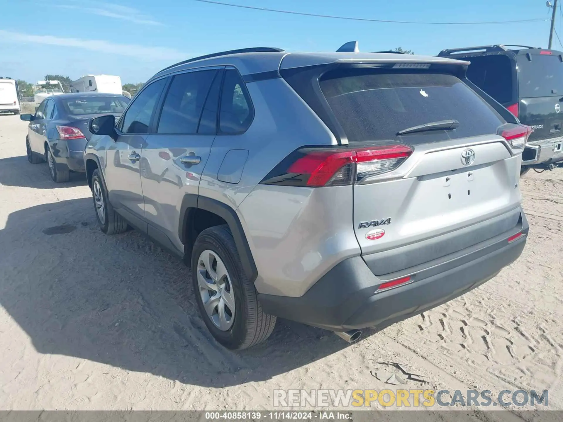 3 Фотография поврежденного автомобиля 2T3H1RFV5KW041617 TOYOTA RAV4 2019