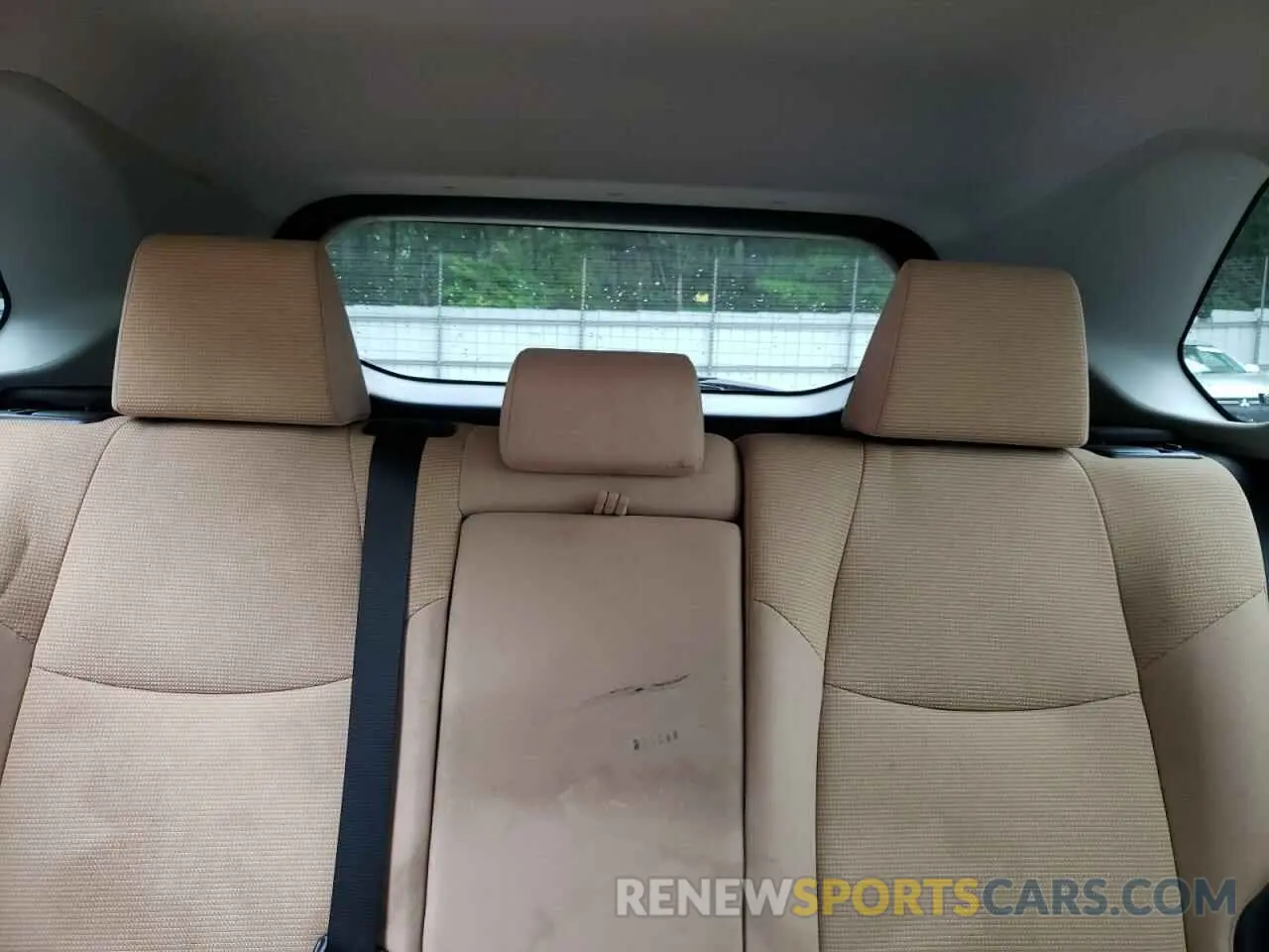 10 Photograph of a damaged car 2T3H1RFV5KW057543 TOYOTA RAV4 2019