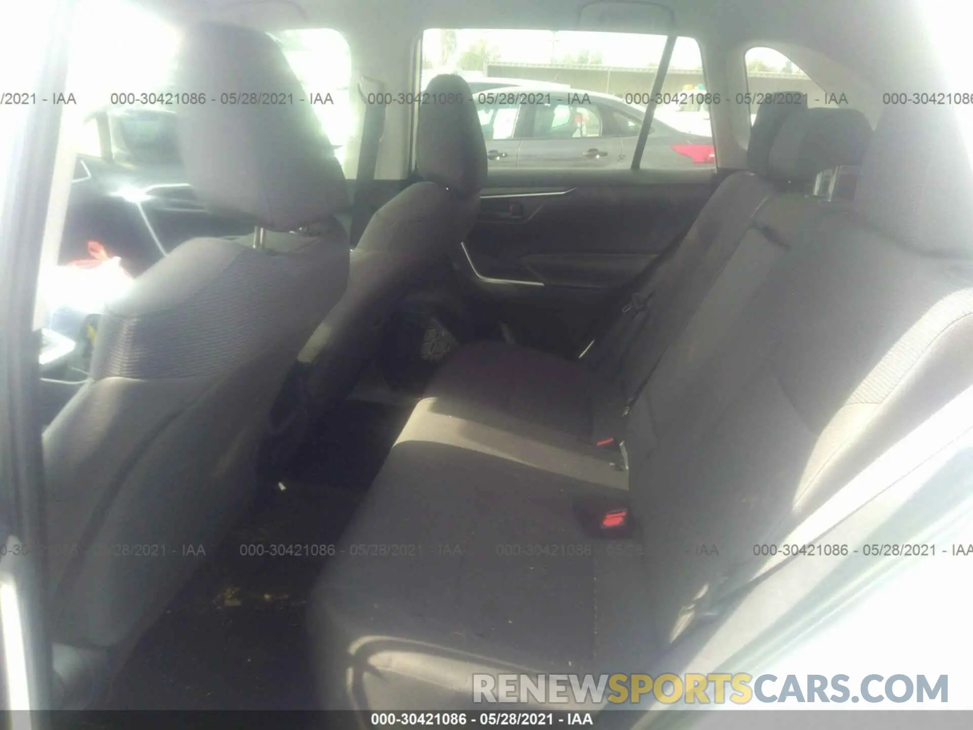 8 Photograph of a damaged car 2T3H1RFV6KC003735 TOYOTA RAV4 2019