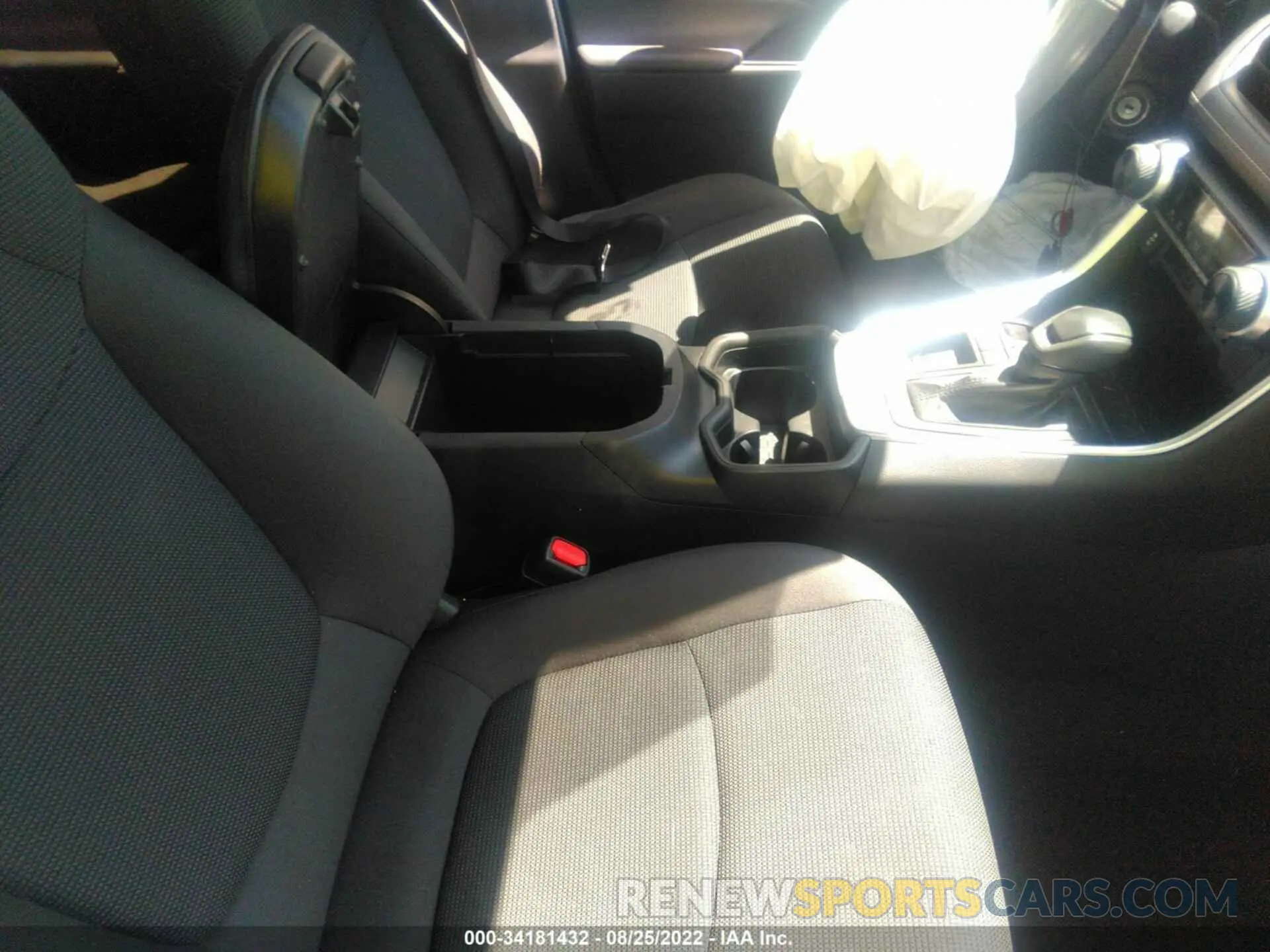 5 Фотография поврежденного автомобиля 2T3H1RFV6KC018848 TOYOTA RAV4 2019
