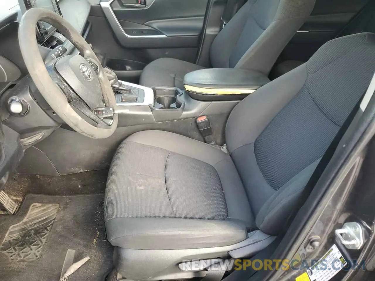 7 Photograph of a damaged car 2T3H1RFV6KC026528 TOYOTA RAV4 2019