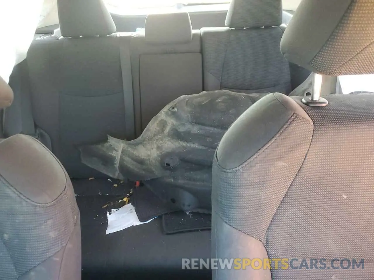 10 Photograph of a damaged car 2T3H1RFV6KW006312 TOYOTA RAV4 2019