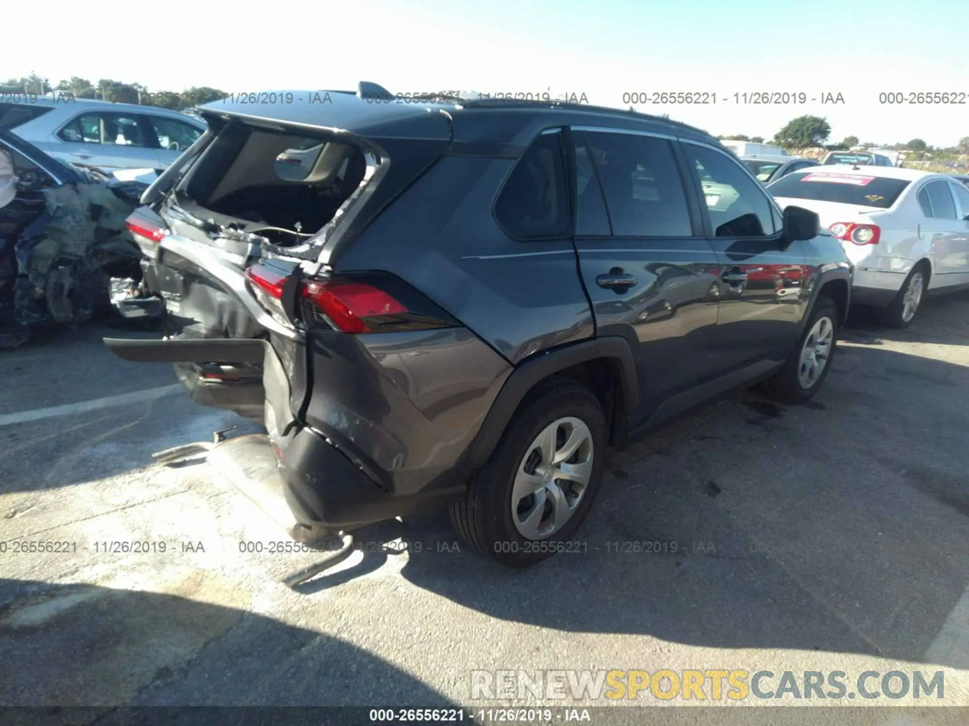 4 Photograph of a damaged car 2T3H1RFV6KW034501 TOYOTA RAV4 2019