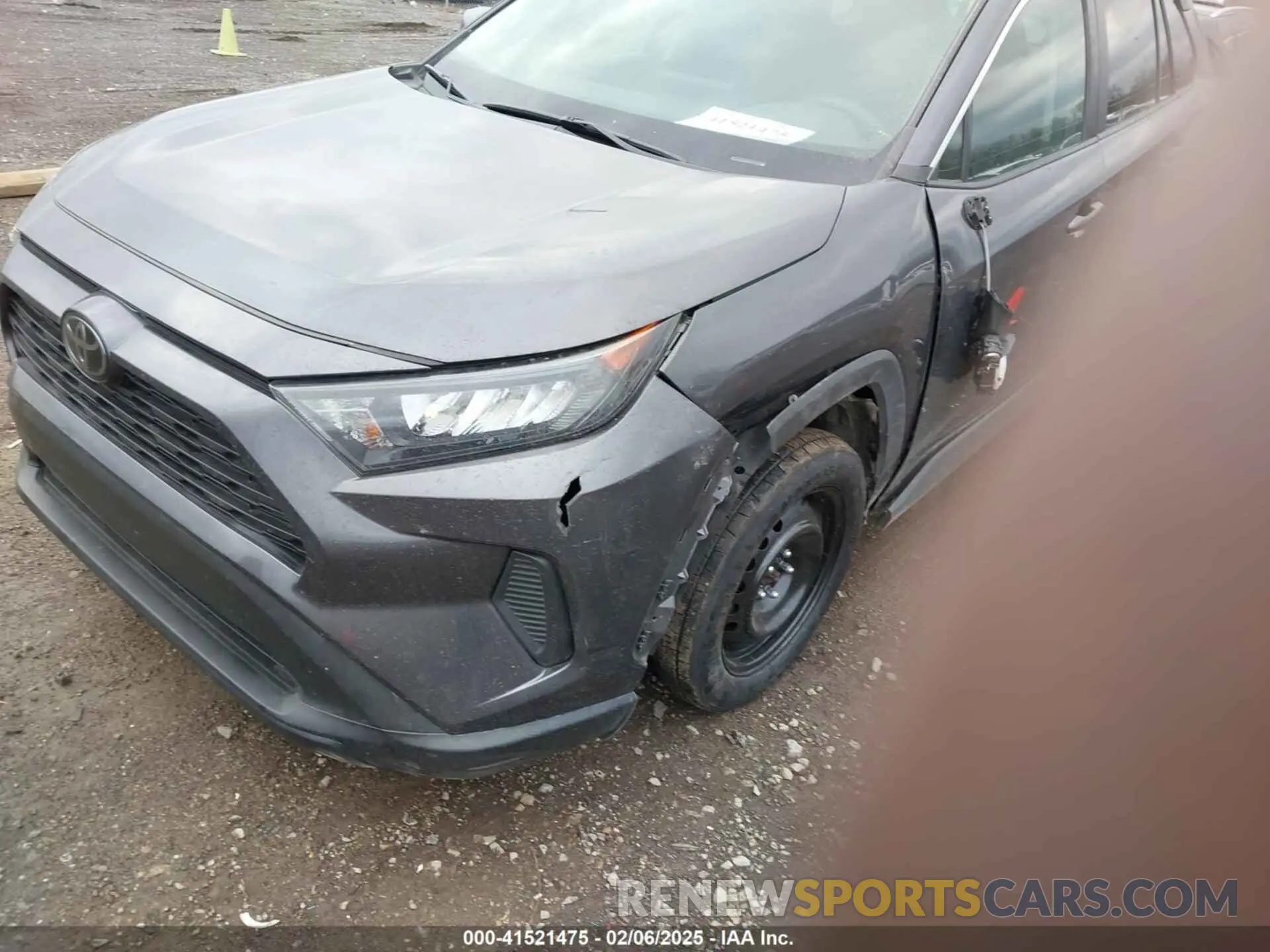 2 Фотография поврежденного автомобиля 2T3H1RFV6KW047510 TOYOTA RAV4 2019