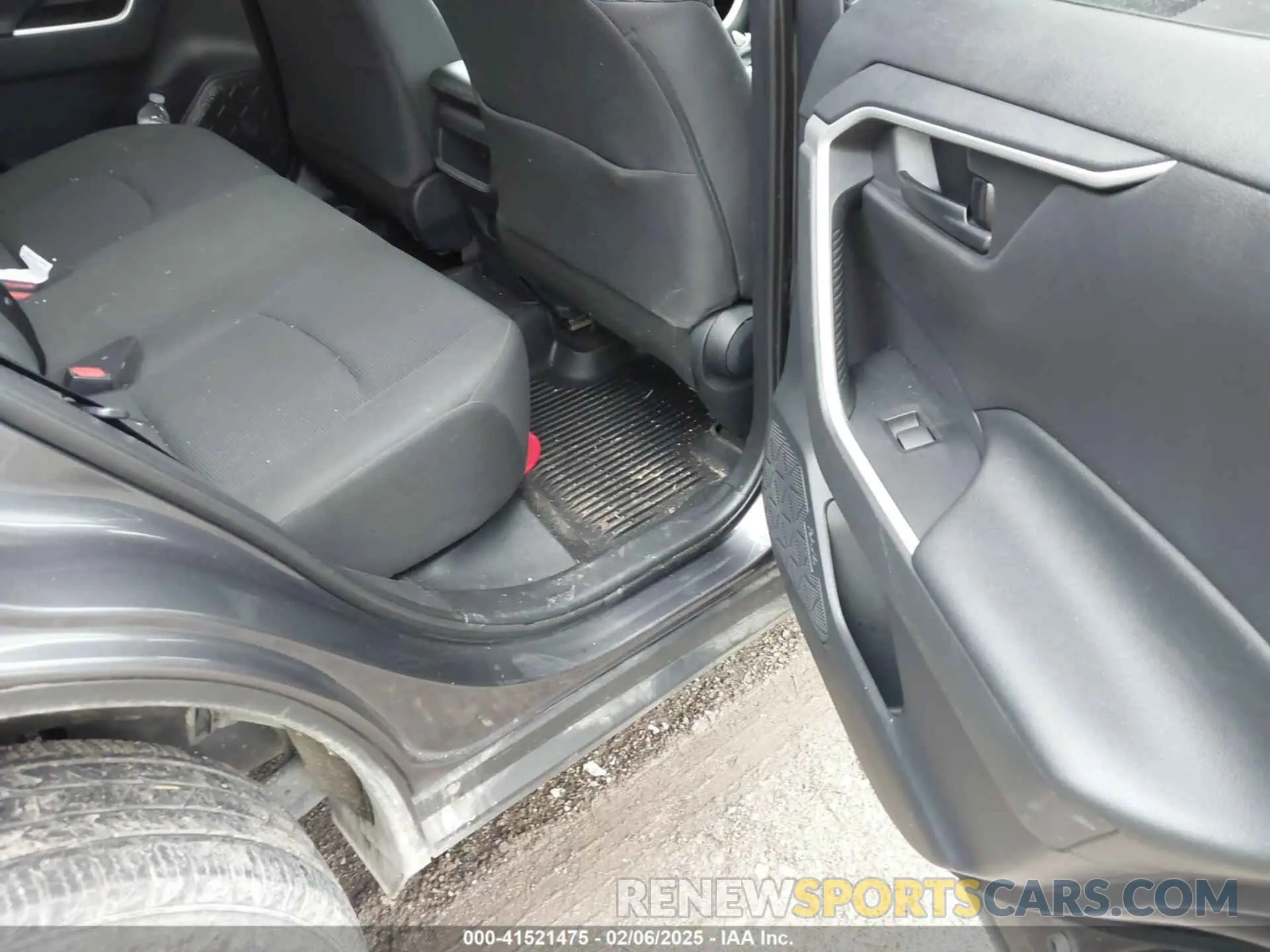 8 Фотография поврежденного автомобиля 2T3H1RFV6KW047510 TOYOTA RAV4 2019