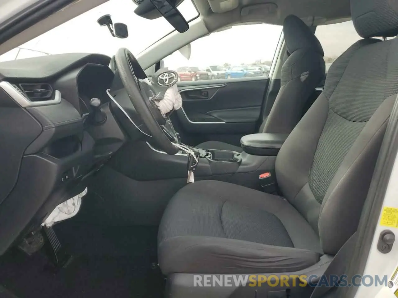 7 Photograph of a damaged car 2T3H1RFV7KW003628 TOYOTA RAV4 2019