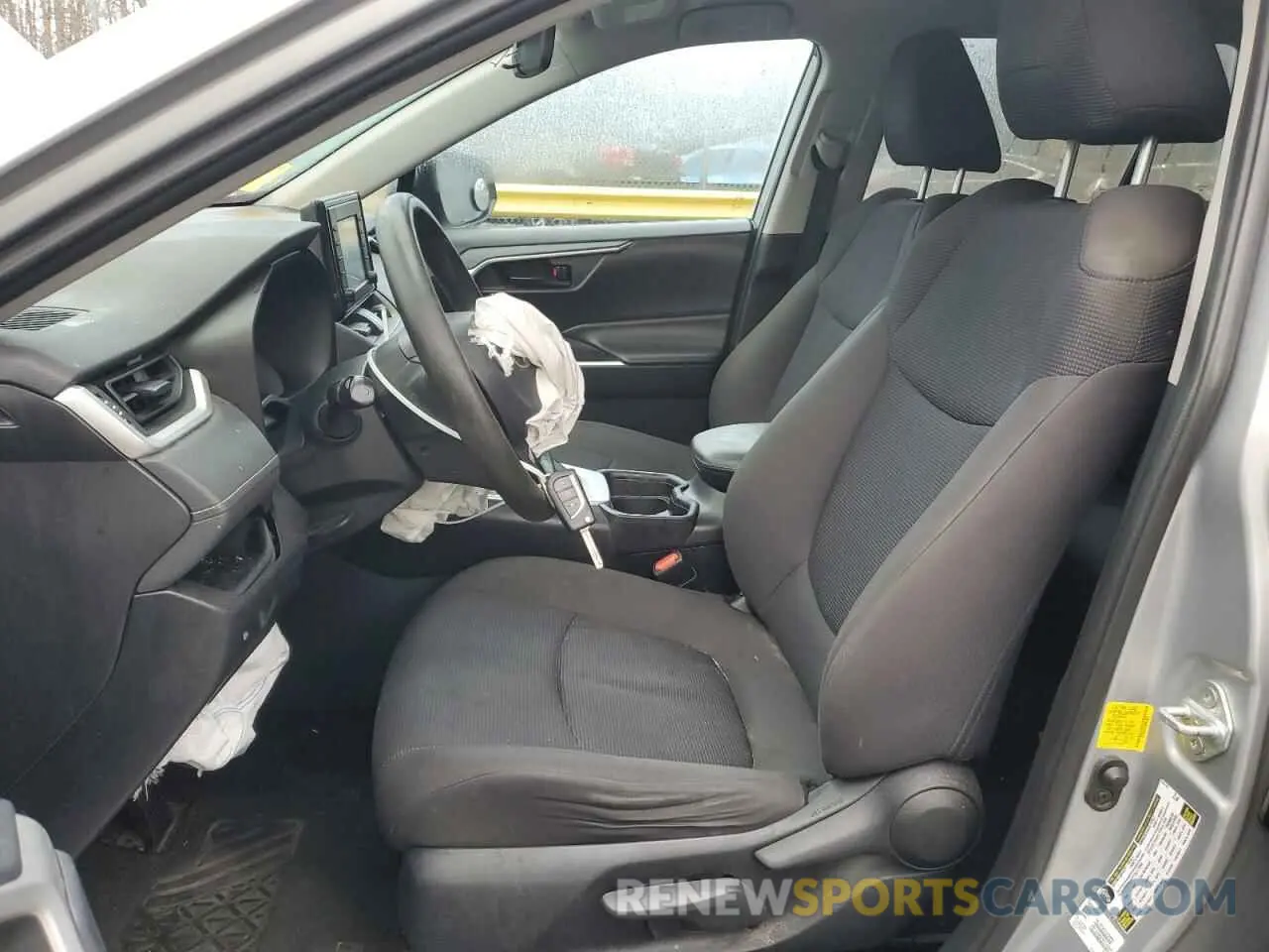 7 Photograph of a damaged car 2T3H1RFV7KW028450 TOYOTA RAV4 2019
