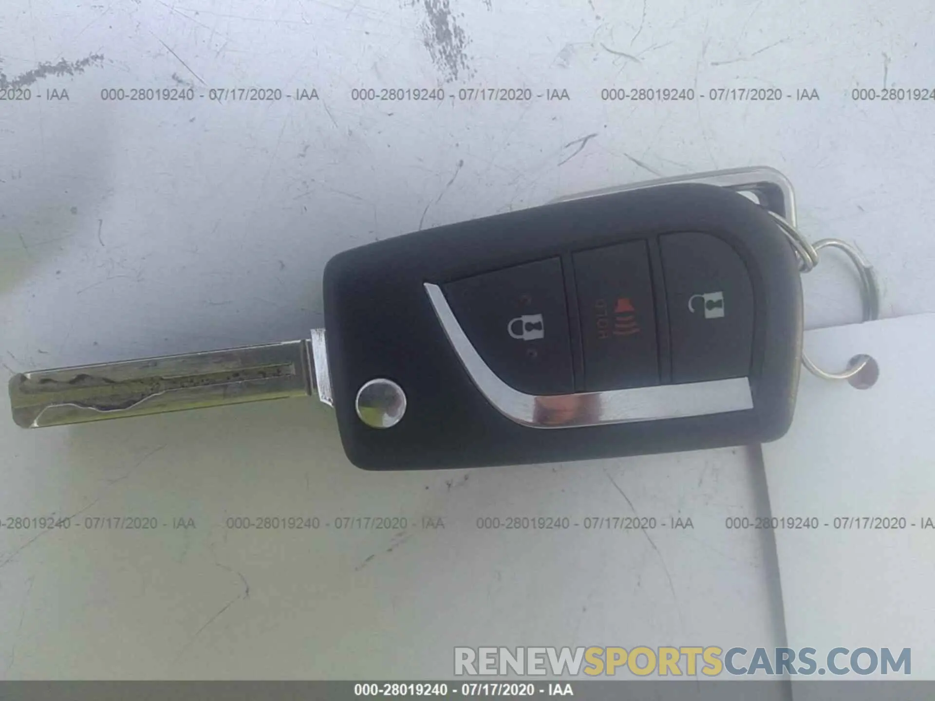 11 Photograph of a damaged car 2T3H1RFV7KW029808 TOYOTA RAV4 2019