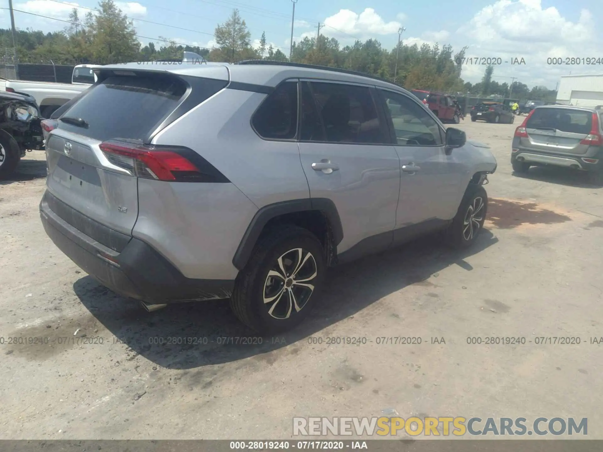 4 Photograph of a damaged car 2T3H1RFV7KW029808 TOYOTA RAV4 2019