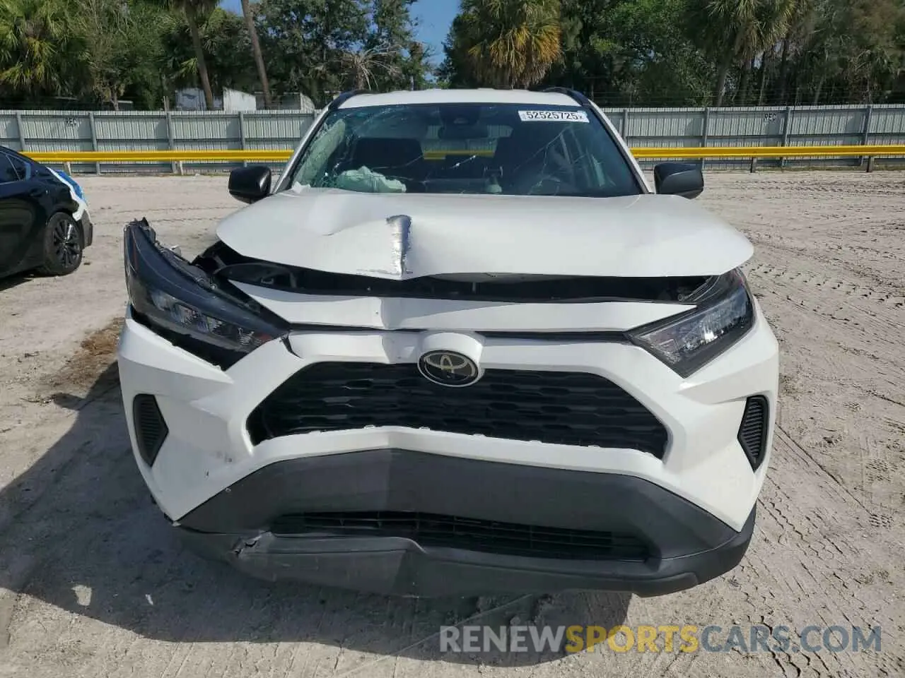 5 Photograph of a damaged car 2T3H1RFV7KW032112 TOYOTA RAV4 2019