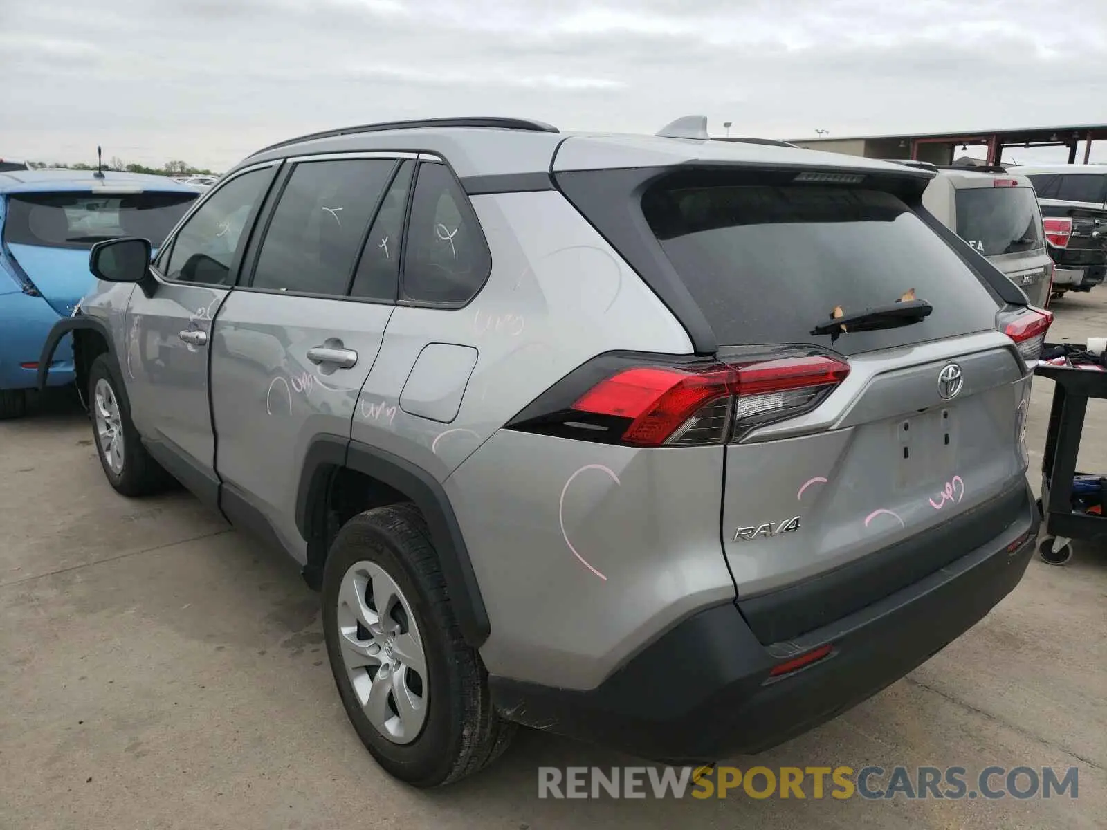 3 Фотография поврежденного автомобиля 2T3H1RFV7KW045104 TOYOTA RAV4 2019