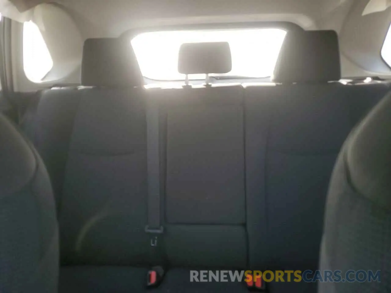 10 Photograph of a damaged car 2T3H1RFV8KW038324 TOYOTA RAV4 2019