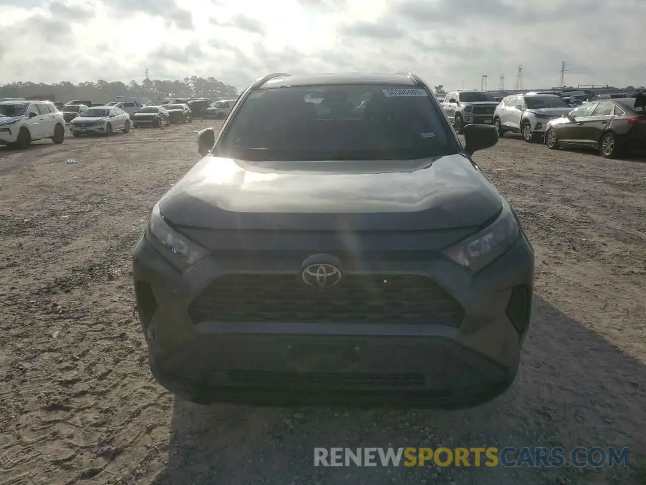 5 Photograph of a damaged car 2T3H1RFV8KW038324 TOYOTA RAV4 2019