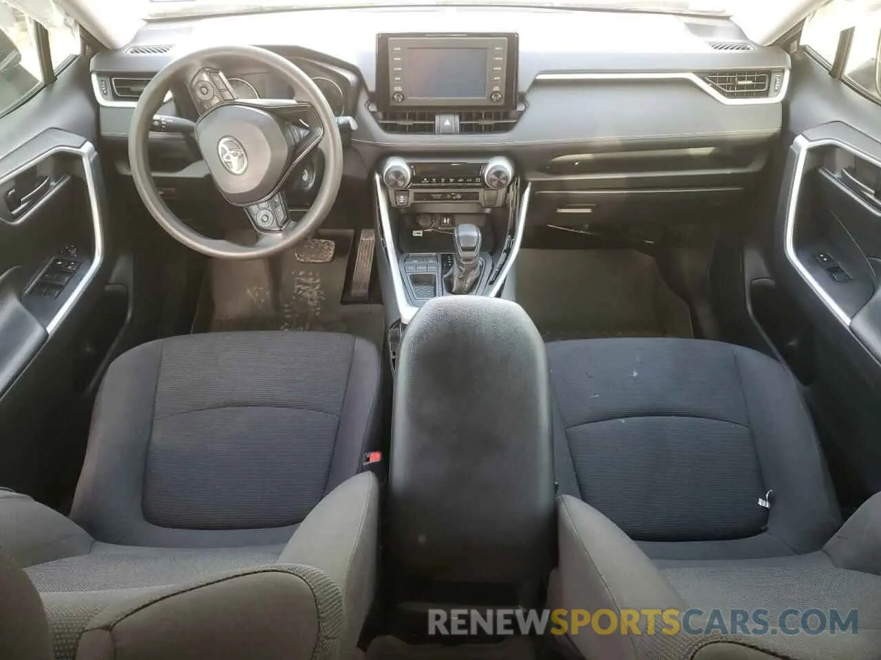 8 Photograph of a damaged car 2T3H1RFV8KW038324 TOYOTA RAV4 2019