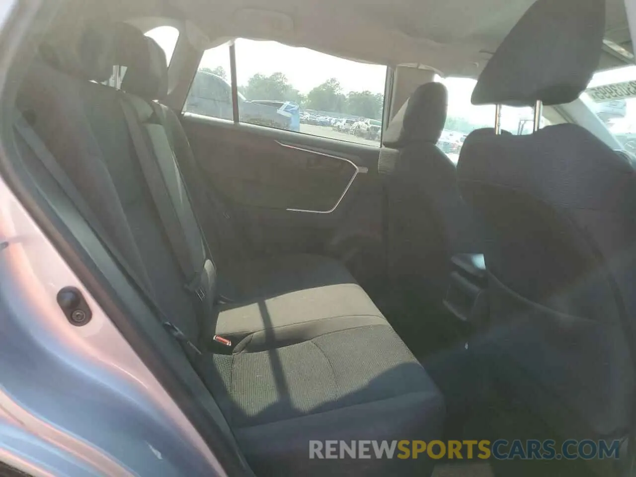 10 Photograph of a damaged car 2T3H1RFV8KW045838 TOYOTA RAV4 2019