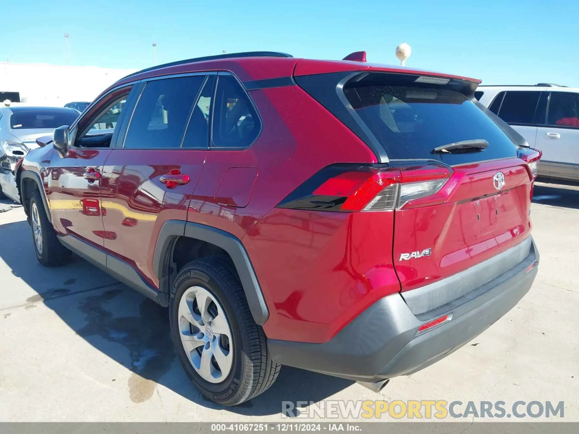 3 Фотография поврежденного автомобиля 2T3H1RFV8KW048836 TOYOTA RAV4 2019