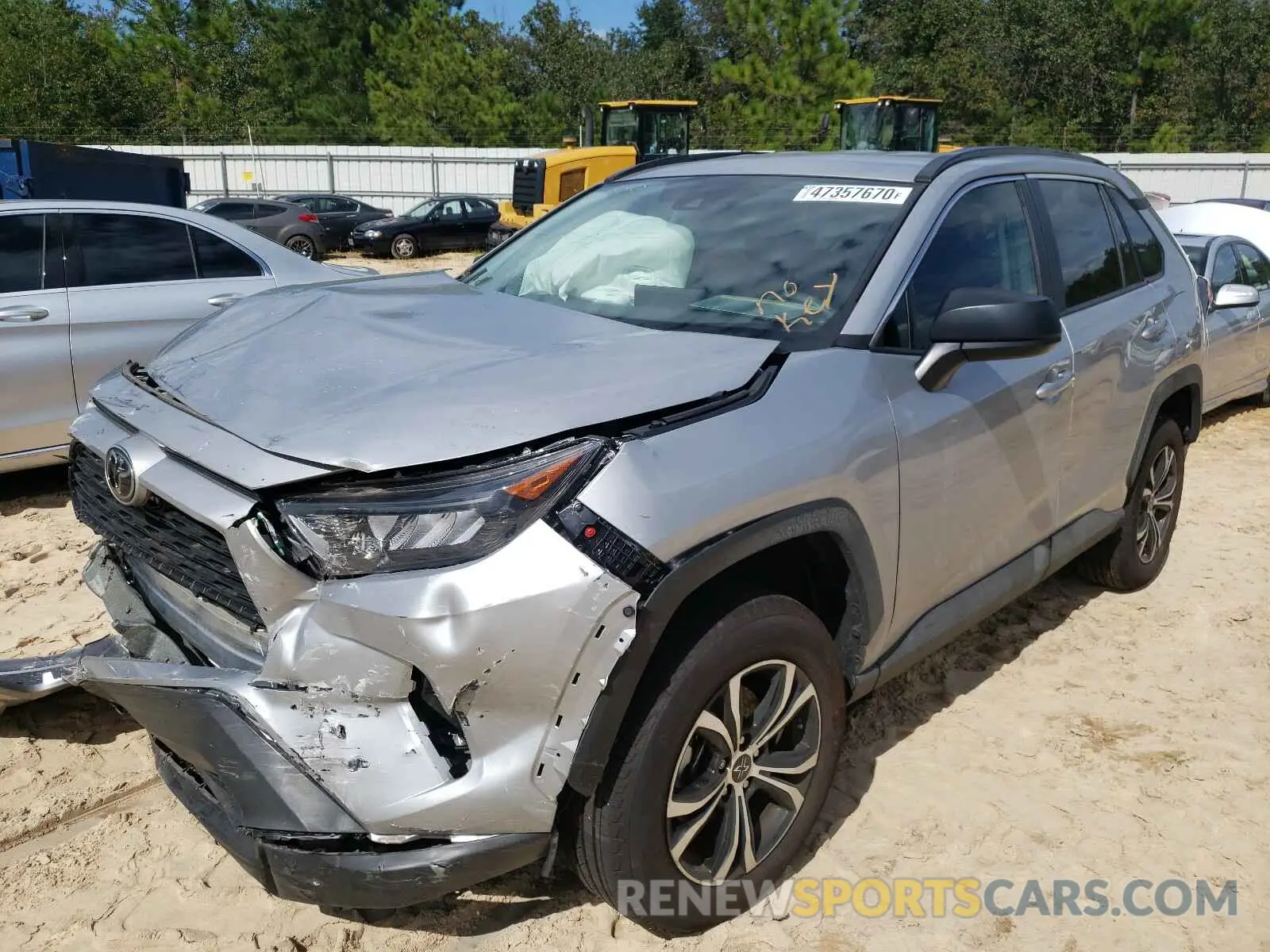 2 Photograph of a damaged car 2T3H1RFV8KW052157 TOYOTA RAV4 2019